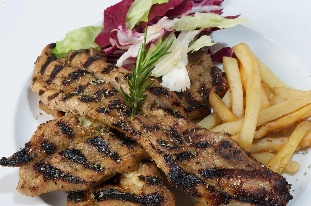 Ξενοδοχείο Οδύσσεια Αγία Ευφημία 4*,